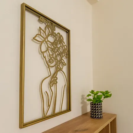 アパート Cozy Family ラリサ